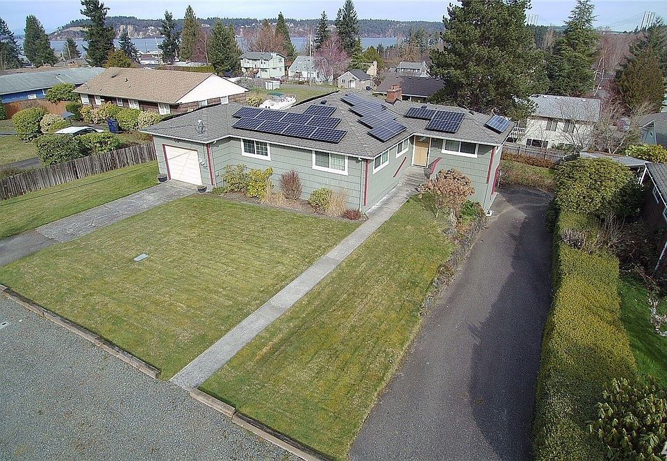 1st image of 8425 S 18th St