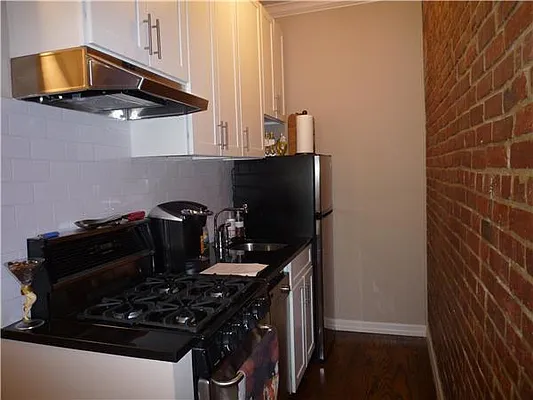 Rented by Miriam Izsak Realty  LLC | media 22