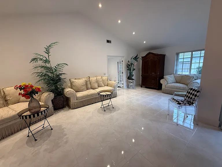 6105 Via Laguna Ln — Photo 15