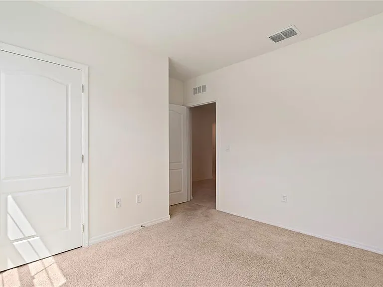 1316 Sugarwood St — Photo 5