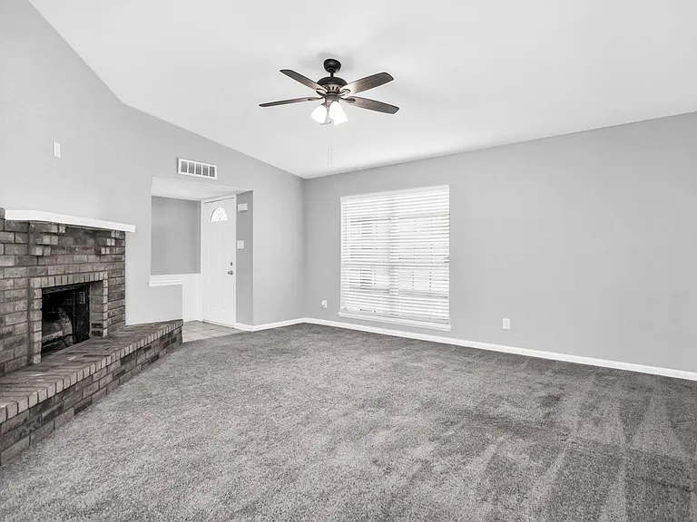 5613 Truitt St — Photo 4