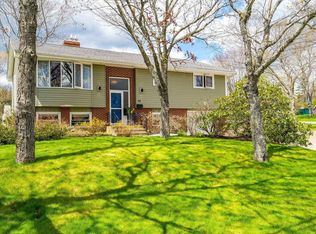 34 Wildwood Blvd, Halifax, NS B2W 2L8