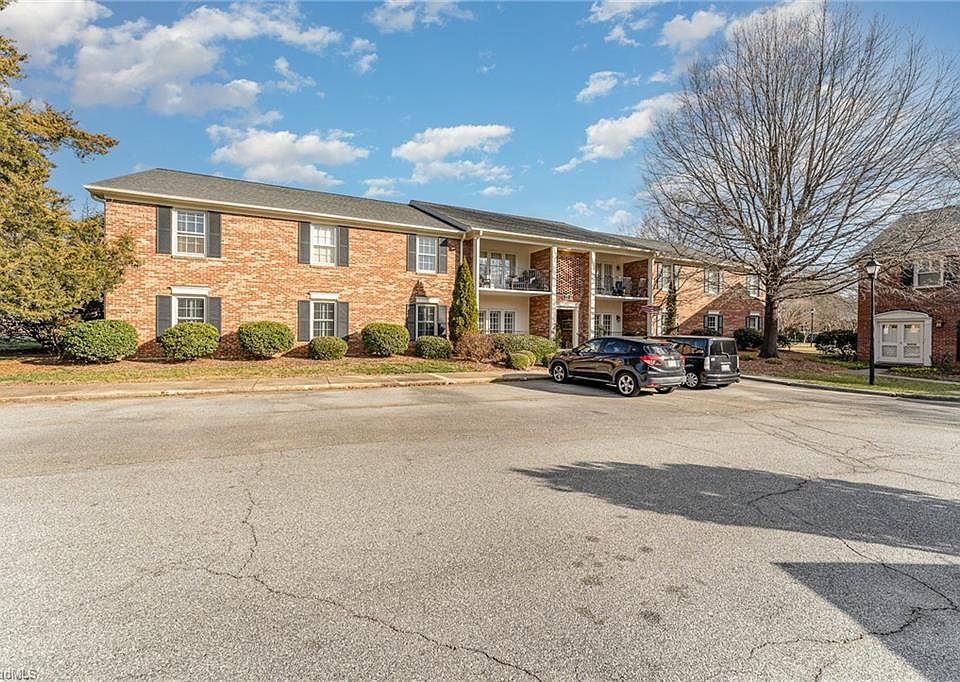 1st image of 12 Fountain Manor Dr Unit D