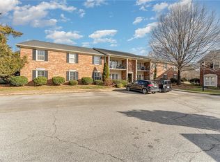 12 Fountain Manor Dr UNIT D, Greensboro, NC 27405