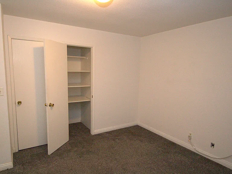 260 W Park St — Photo 6