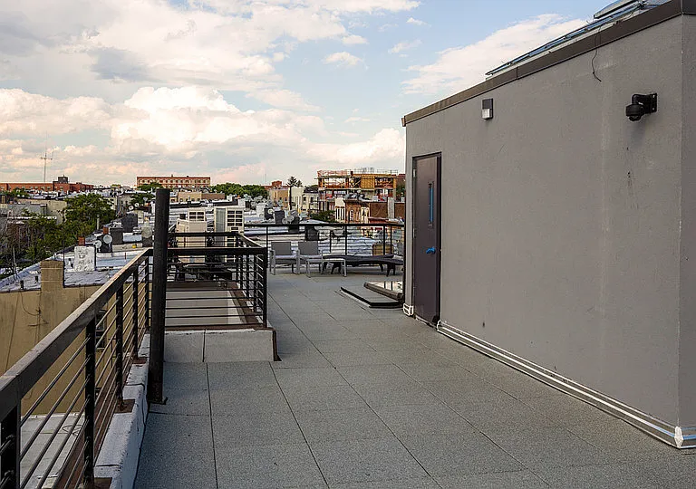 277 Irving Ave #2R — Photo 9