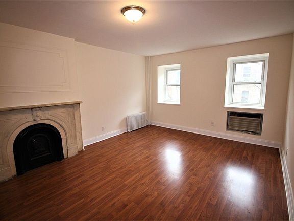 4th image of 261 Sackett St #3