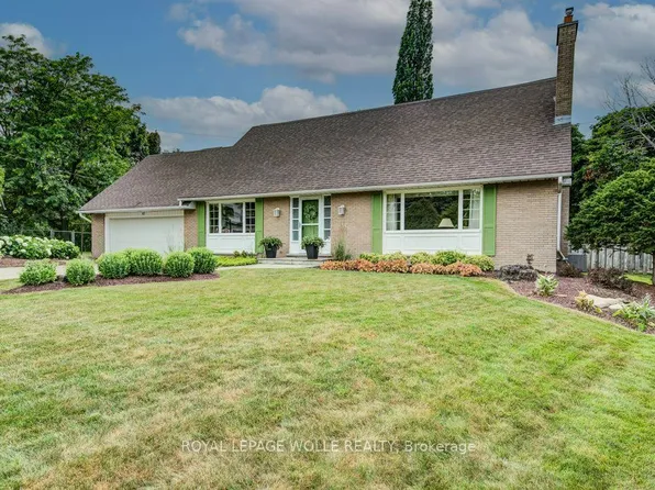 97 Somerset Cres, Waterloo, ON N2L 1N1