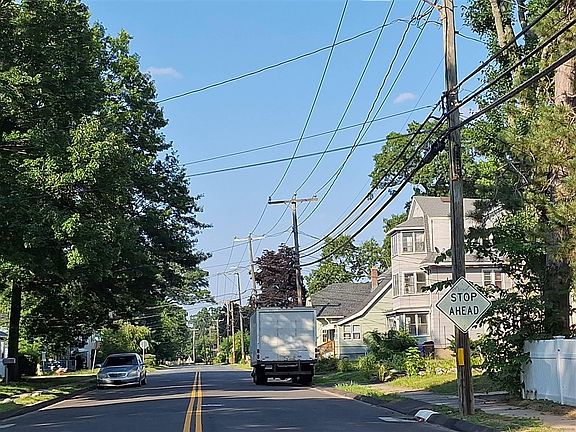 5th image of 847 Burnside Ave