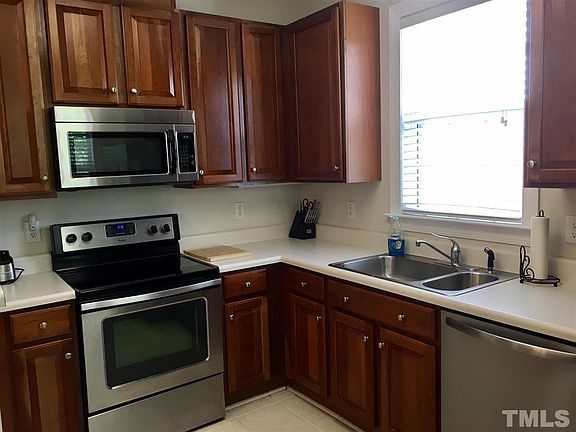 5th image of 623 Ives Ct #623