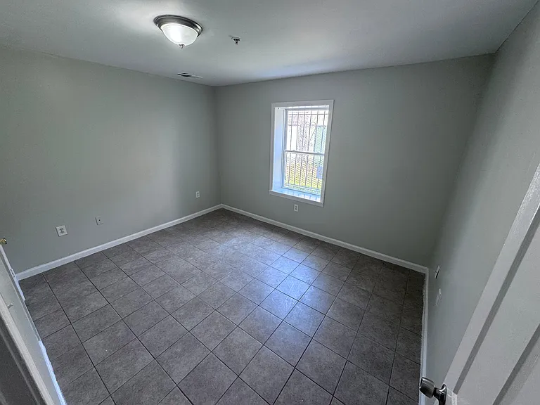 132 Fabyan Pl #1F — Photo 4