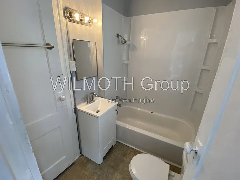 634 E 37th St #2 — Photo 13