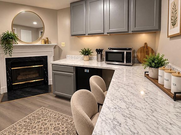 2nd image of 7842 Blue Gray Cir