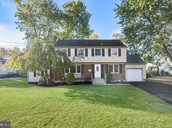 220 Stevenson Ave, Edgewater Park, NJ 08010