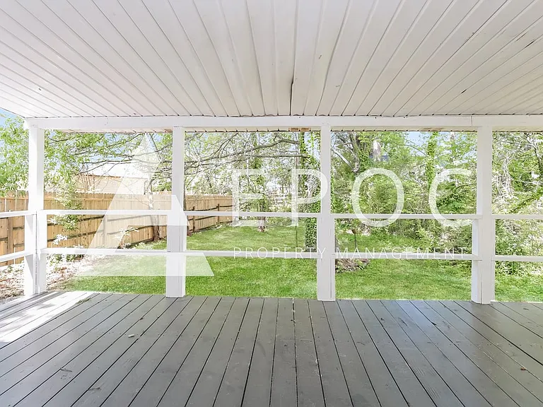 3225 Summit Ave — Photo 4