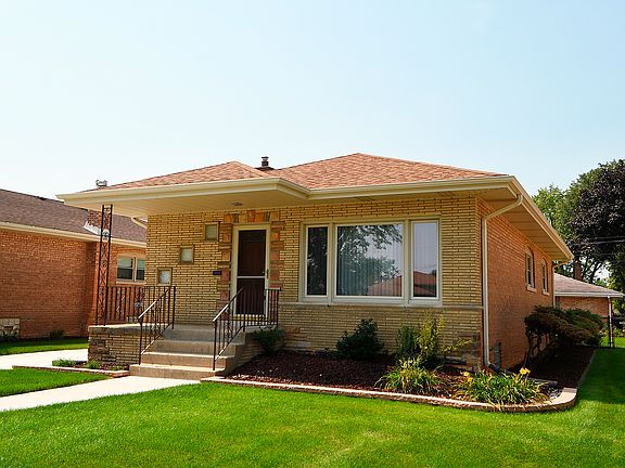 2nd image of 10218 S Karlov Ave