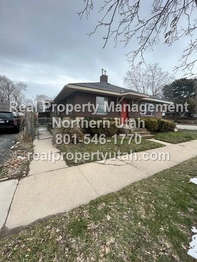 2 Bedroom 1 Bath Unit Available in Ogden! — Photo 1