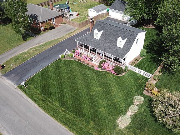 2nd image of 8204 J David Ln