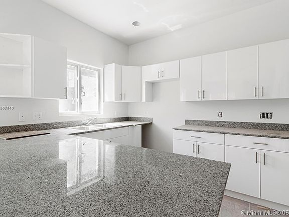 4th image of 81 NE 64th St #1