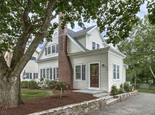 13 Valley View Ave, Gladstone, NJ 07934