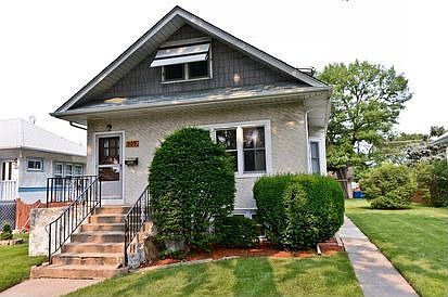 1st image of 907 N 11th Ave