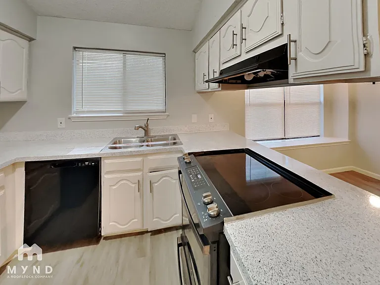 5208 Rowcrop Dr — Photo 3