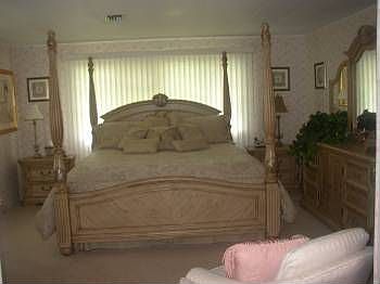 2nd image of 176 NE Emerald Dr