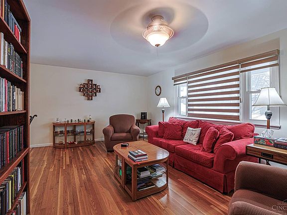 4th image of 5528 Cove Ct