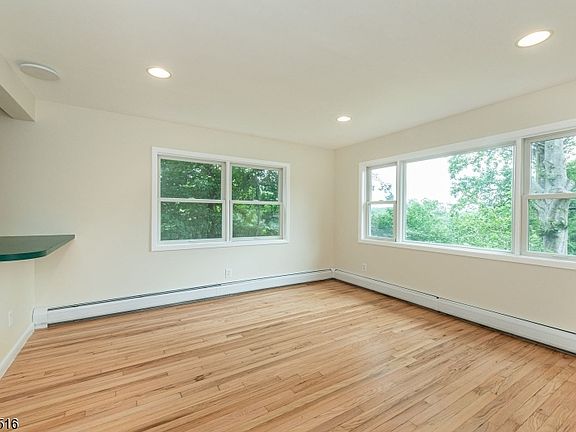 4th image of 16 Florence St