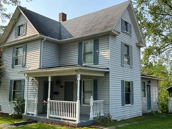 2nd image of 338 E 5th St