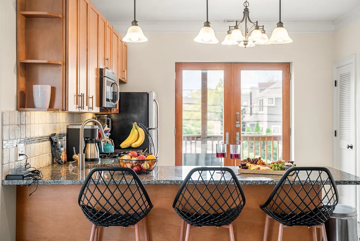 2117 W Irving Park Rd — Photo 2