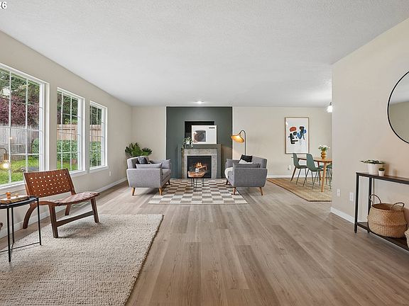 5th image of 209 NW 72nd Cir