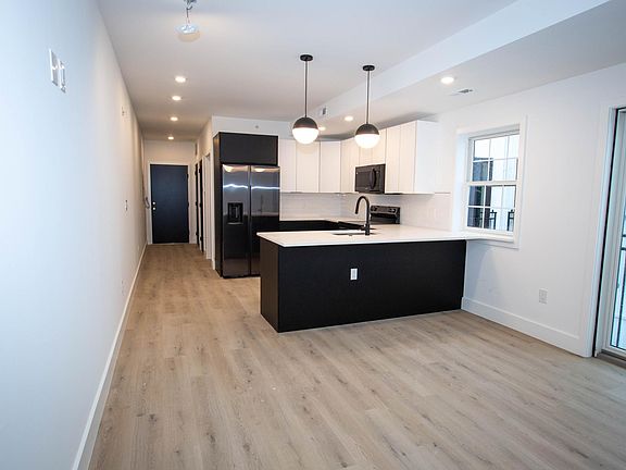 4th image of 1103 S 47th St #2-C