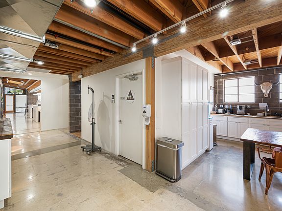 3rd image of 420 Grand Ave