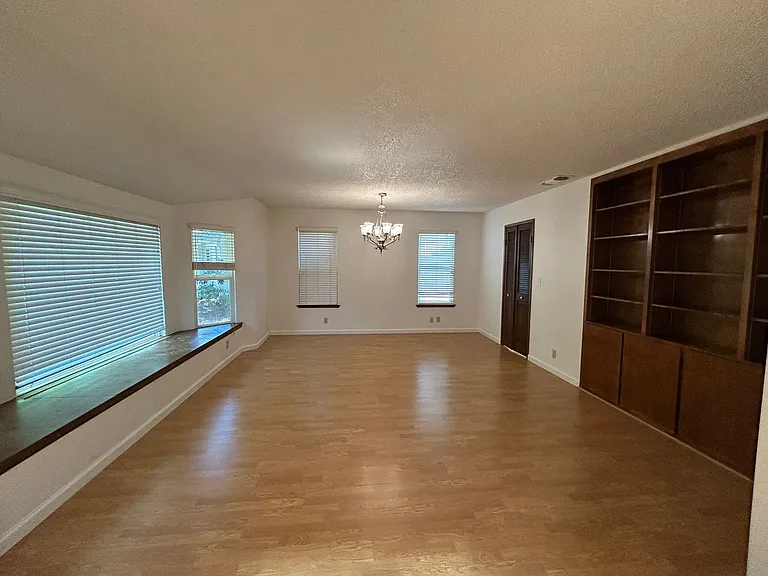 9471 Queen Oak Ct — Photo 2