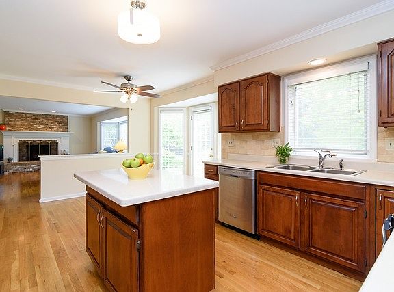 3rd image of 5055 Bardwick Ct