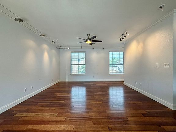 5th image of 1402 Parker Ln APT 8
