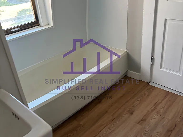 457 Main St #8 — Photo 7