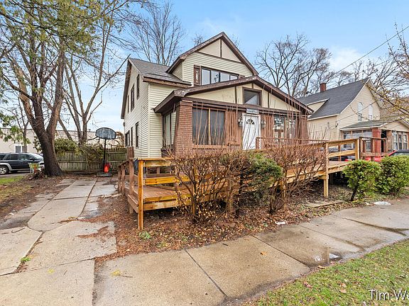 2nd image of 1332 Muskegon Ave NW