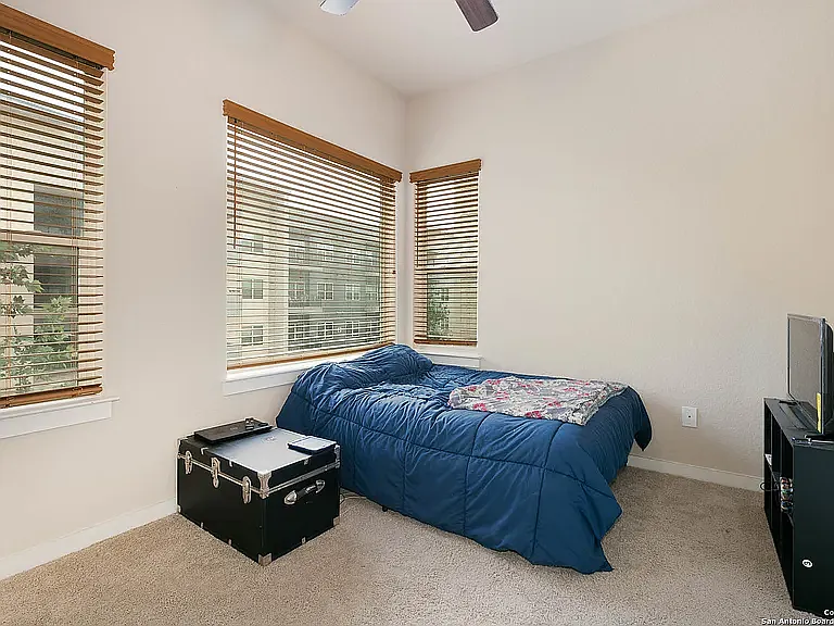 3831 Harry Wurzbach Rd #21 — Photo 36