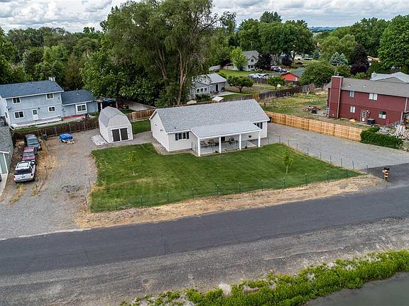 2nd image of 522 Canal Dr