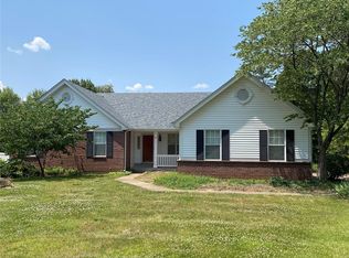 575 Graeser Rd, Saint Louis, MO 63141