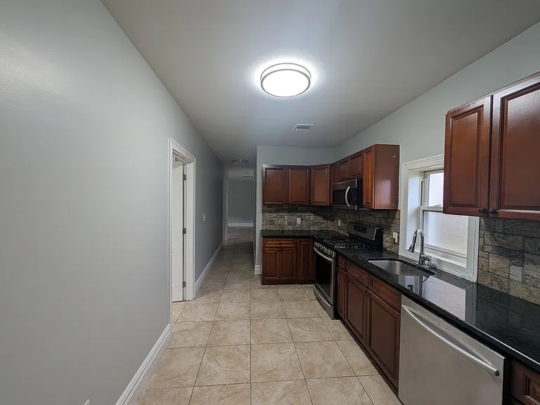 319 Sussex St #1 — Photo 5