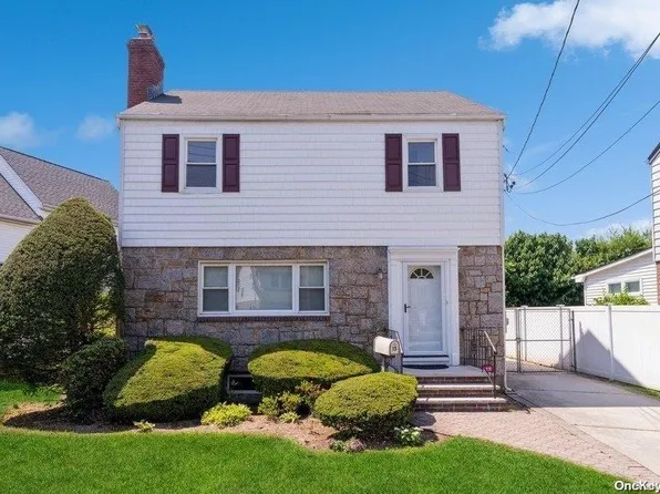 15 Waverly Avenue, East Rockaway, NY 11518