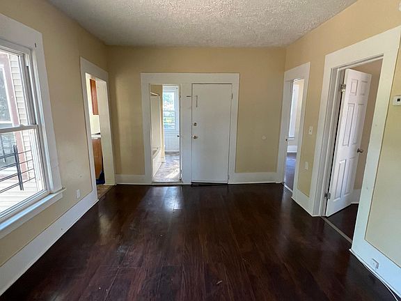 3rd image of 116 Hurlburt St #1
