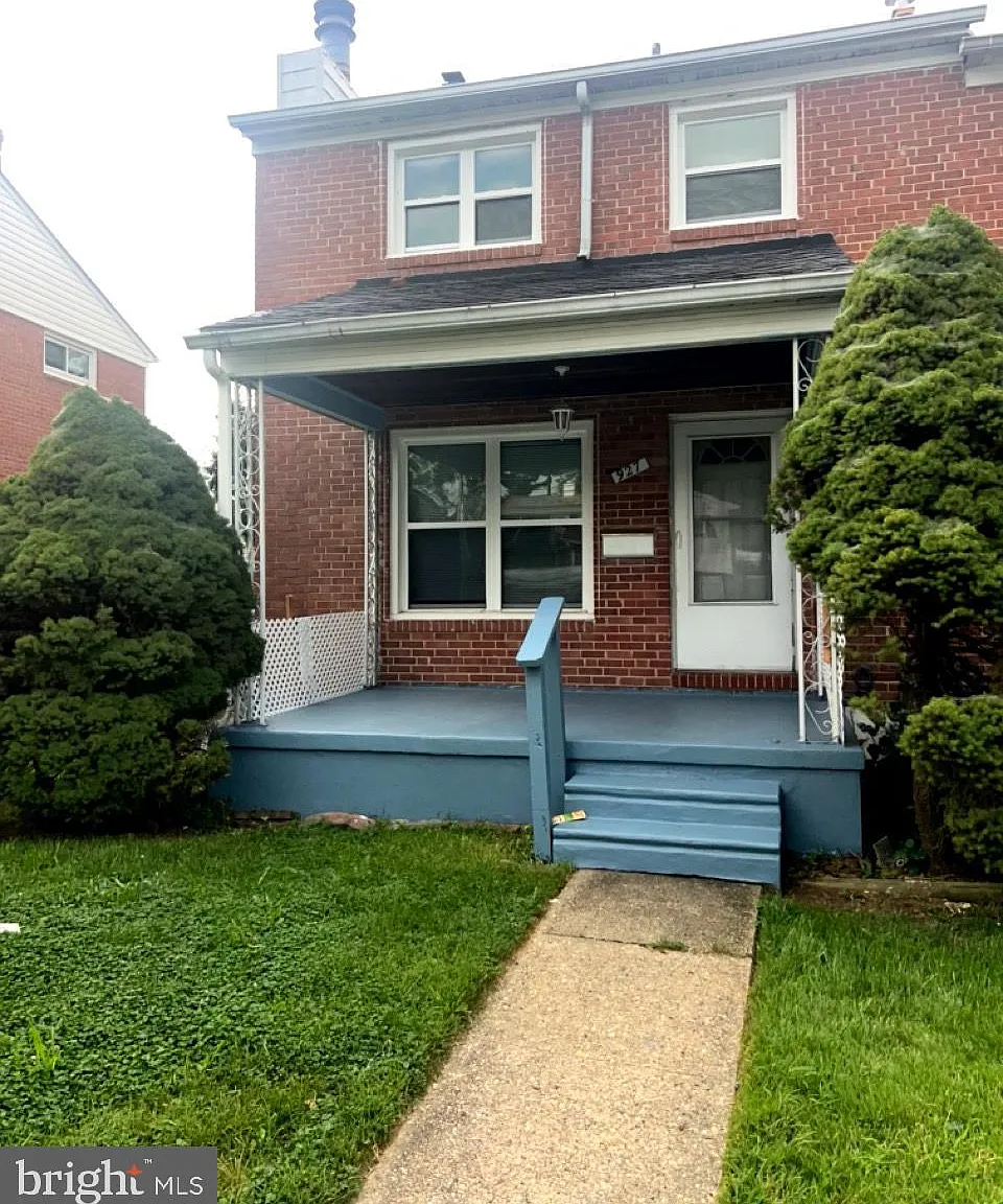 3 bed, 2.0 bath, 1330 sqft, $2,300 — Photo 1