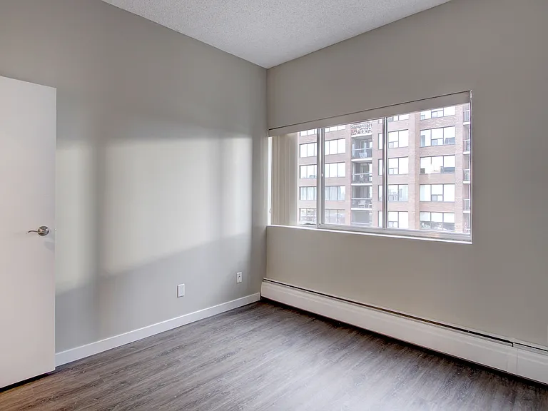 330 25th Ave SW — Photo 42