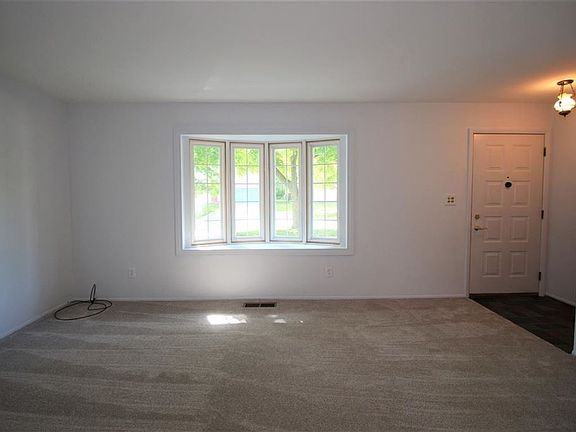 2nd image of 826 Courtland St