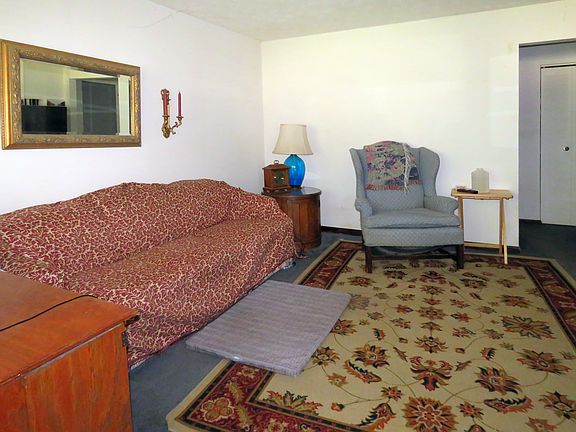 4th image of 180-182 Kimberly Way