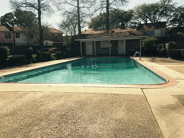 300 Coral Ave #B — Photo 15